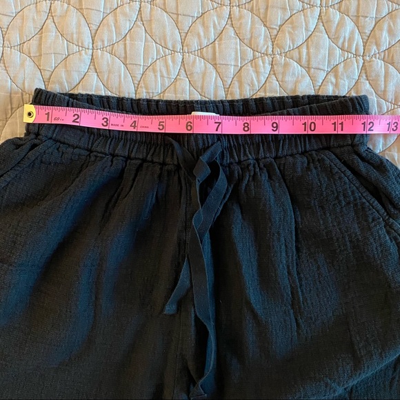 Aritzia | Wilfred | Bertaud Shorts — Black | Size XS - Picture 15 of 15